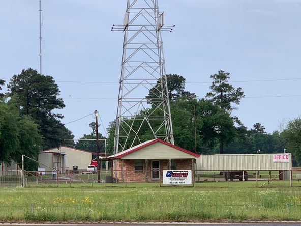 1315 S I -20 Serv Rd, Waskom, TX 75692